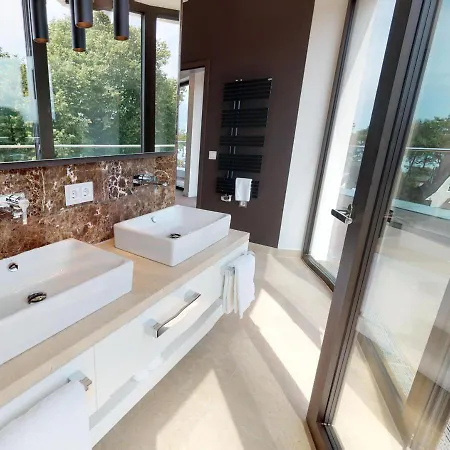 Апартаменты White Pearl 4 05 *